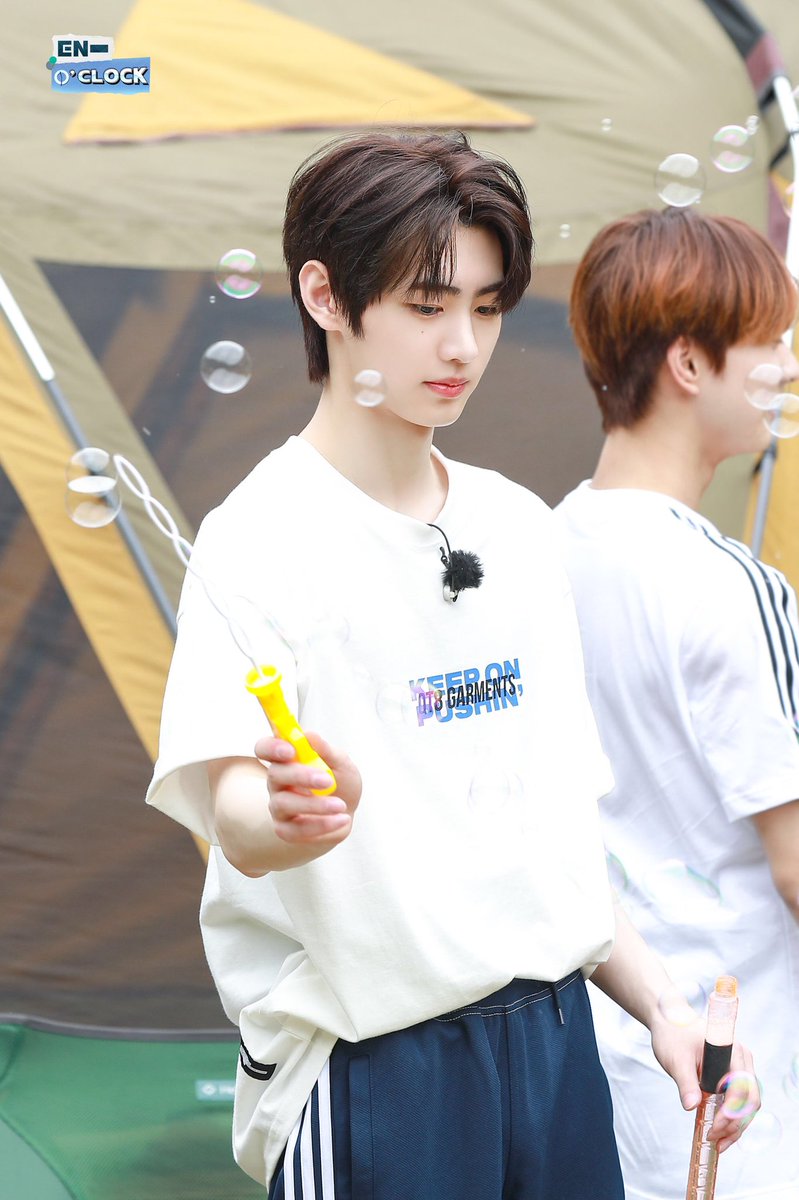 ENHYPEN__INA's tweet photo. [ MEMBERSHIP ]
📸 Behind Cut EN-O'CLOCK - EP.8

#ENHYPEN @ENHYPEN_members https://t.co/XHqHesUKxD