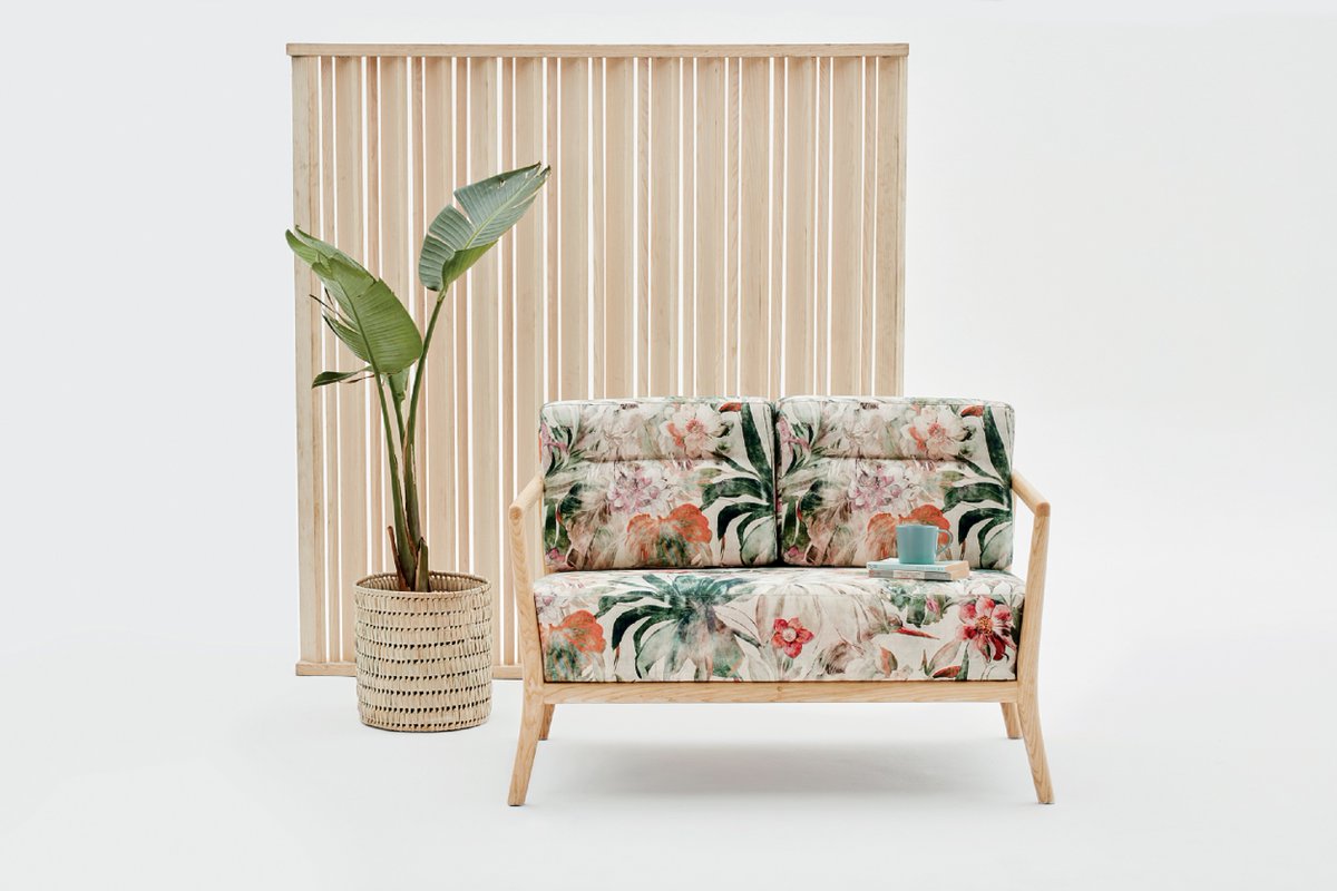 Hello Friday✨!

The weekend is a time to kick back and relax and what better way to do so than in our Oden Two Seater!

Fabric : Hertexfabrick Highgrove Tigerlily

Oden Two Seater - bit.ly/3y9GpSS