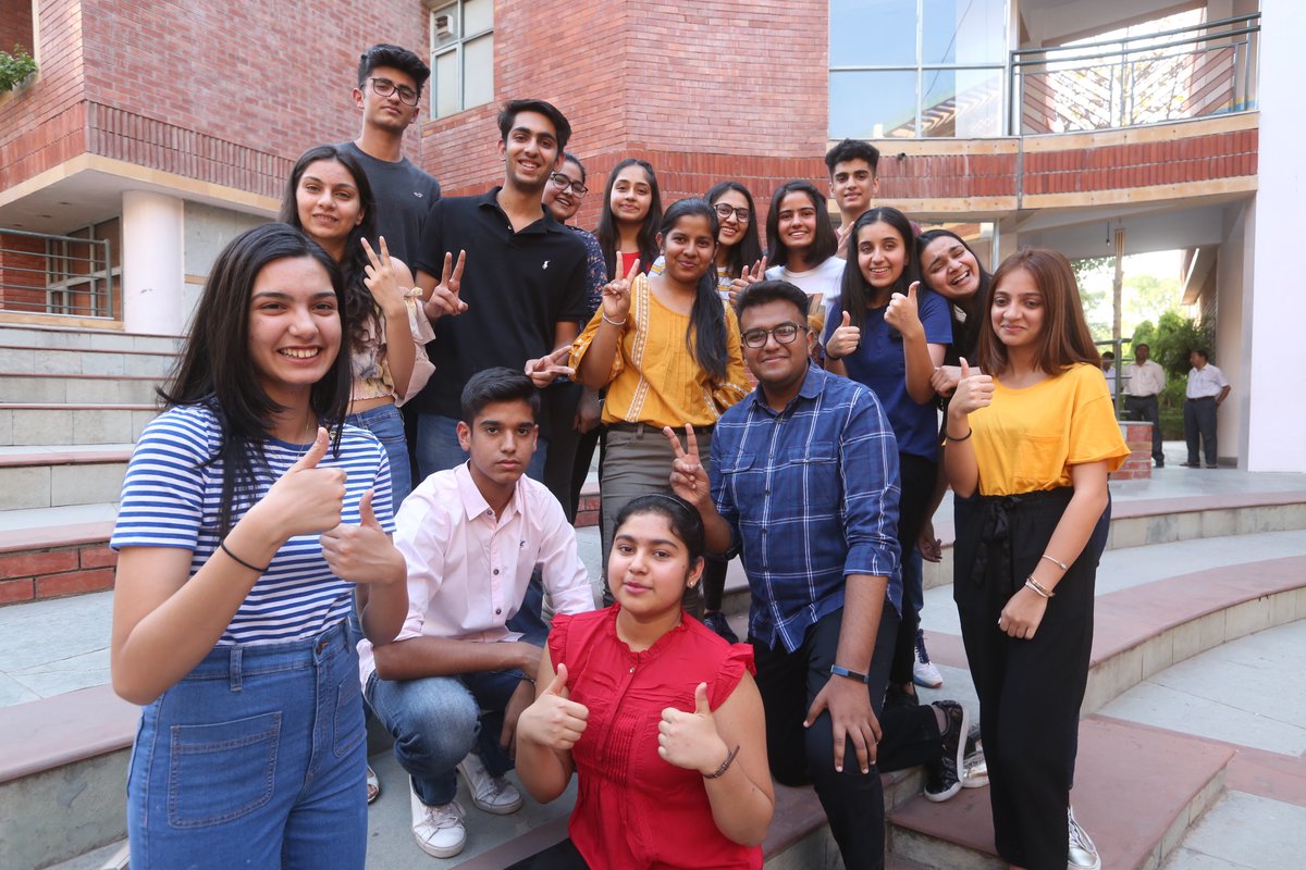 ieeducation_job's tweet image. Less than an hour for the result, student&apos;s #ExcitementLevel high!
#CBSEResult #cbseclass12result