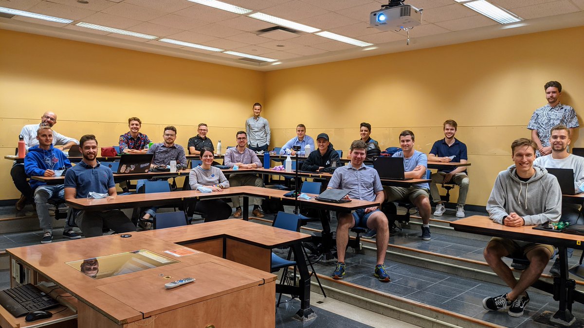 Mercredi dernier, Jacques a assisté aux présentations finales des personnes étudiantes de la concentration en #entrepreneuriat du Département de génie mécanique dans le cadre du cours ACT651.