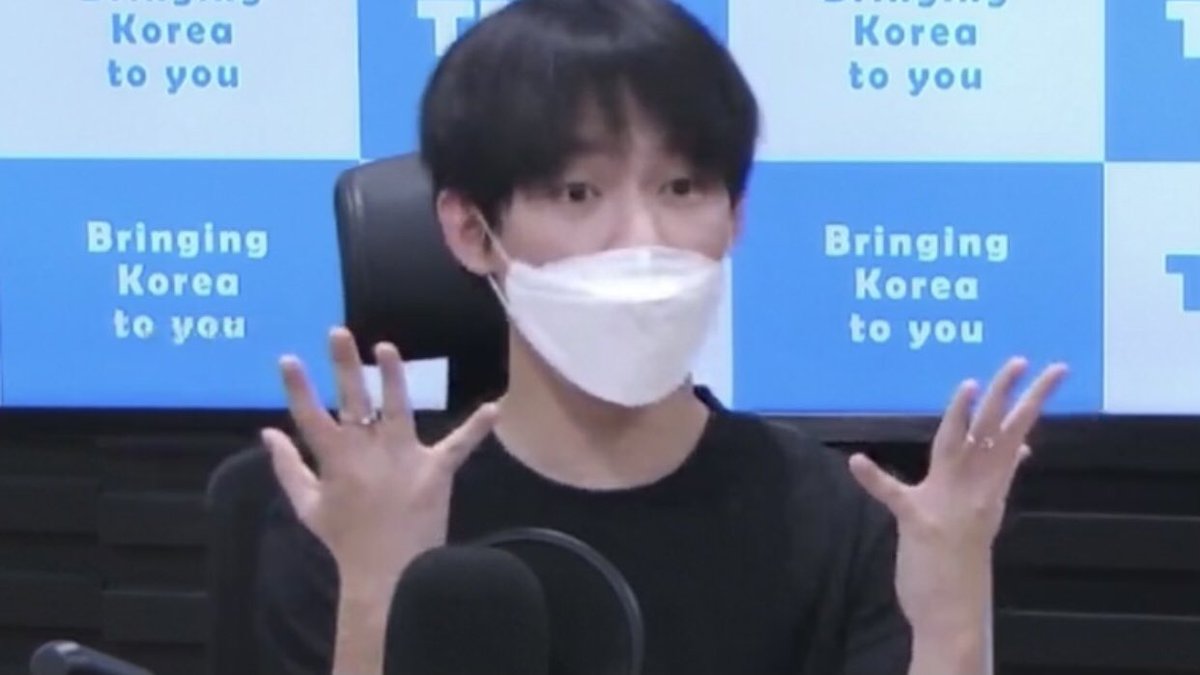 💙 : abang umurnya berapa?

-chenle : 
"limaaa."
"cepuyuh..."
"ummm... cepuyuh?"
"MAMII KOK CEPUYUHH 😟😟"