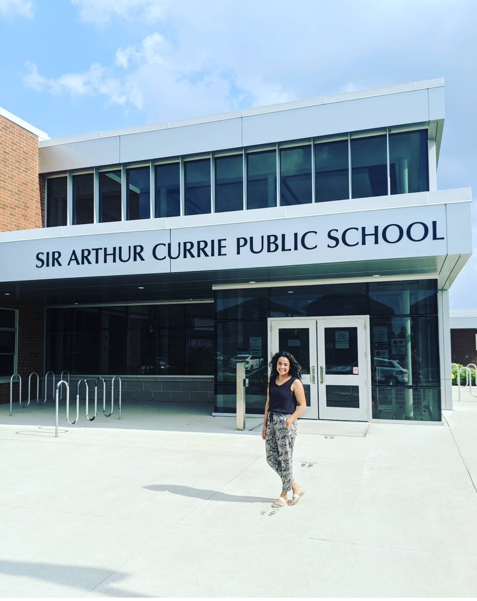 Mrs. Hessel tweet media