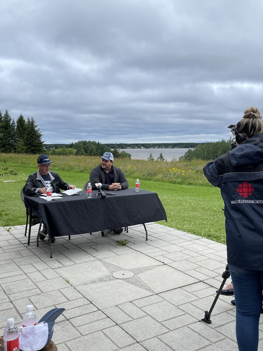 Journée de découverte des producteurs agricoles au Lac-Saint-Jean pour notre porte-parole Philippe Laprise. 

1er arrêt ➡️ Le vignoble Couchepagane pour une conférence de presse en lien avec la nouvelle application «  Mangeons Local » de  l’<a href="/upaqc/">UPA</a> 🌾