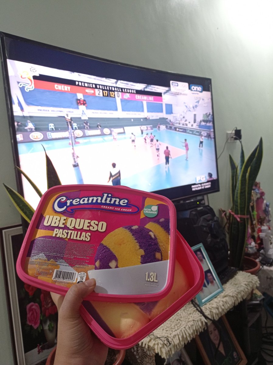 jxzxxl12's tweet photo. Mapapakain ka nalang talaga ng icecream. ๐คฃ
#LabanCreamline https://t.co/wZAv144O9o
