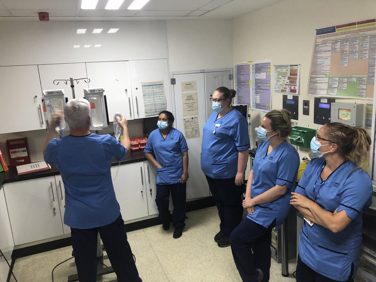 MonkeesEdhealth's tweet image. With a small window of opportunity on nightshift we utilises the time we’ll with some level one training. With Sam taking centre stage in showing the team a demo .. great participation and new skill learned ✅ #teamworkmakesthedreamwork #monkeesed 🙊 @MonkeesED @UHMonklands