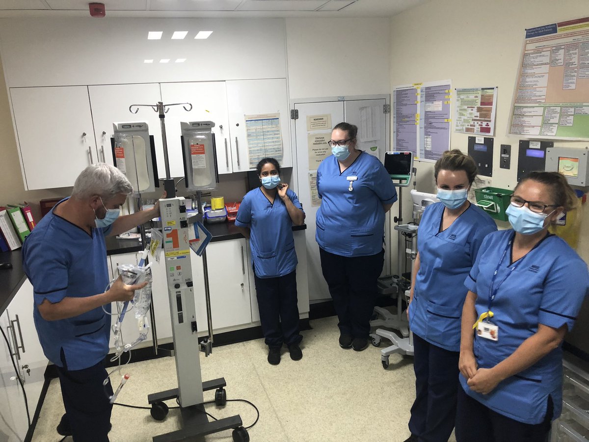 MonkeesEdhealth's tweet image. With a small window of opportunity on nightshift we utilises the time we’ll with some level one training. With Sam taking centre stage in showing the team a demo .. great participation and new skill learned ✅ #teamworkmakesthedreamwork #monkeesed 🙊 @MonkeesED @UHMonklands