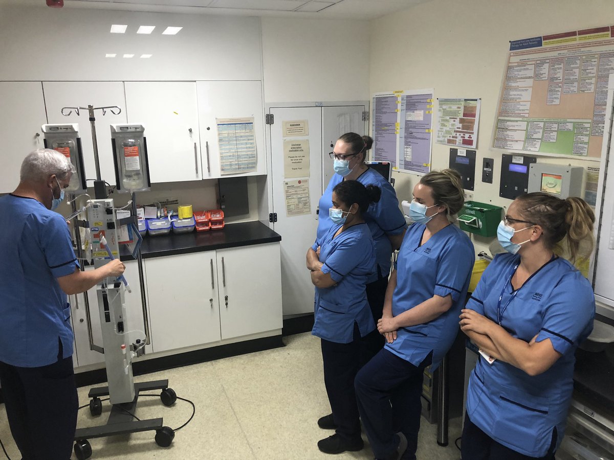 MonkeesEdhealth's tweet image. With a small window of opportunity on nightshift we utilises the time we’ll with some level one training. With Sam taking centre stage in showing the team a demo .. great participation and new skill learned ✅ #teamworkmakesthedreamwork #monkeesed 🙊 @MonkeesED @UHMonklands
