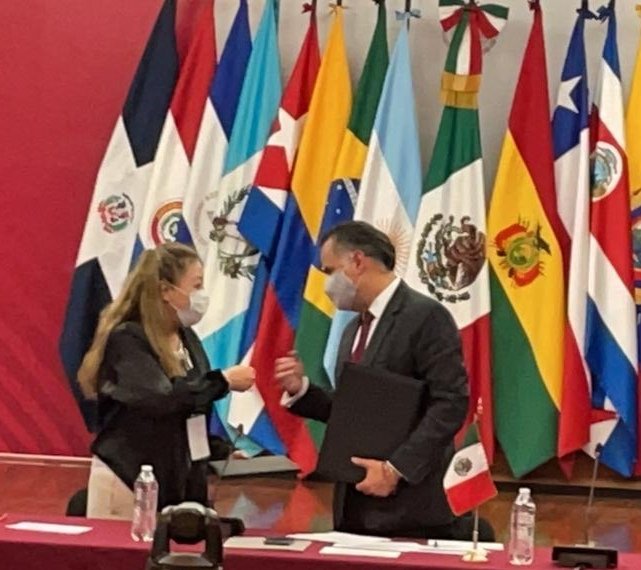 EmBolMexico's tweet photo. #Cooperación | Bolivia🇧🇴 y México🇲🇽 firmaron en #CDMX memorándum de cooperación e intercambio de información entre #UIFs en el marco de la “XLIII Plenaria del Grupo de Acción Financiera Latinoamericana” con el objetivo de prevenir y combatir el lavado de dinero. https://t.co/HVgMhI3SqX
