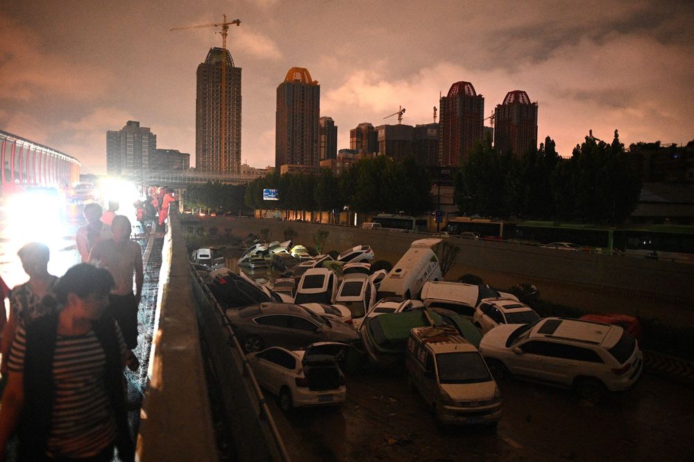 rpallanuk's tweet photo. This week's @PHE_uk global #climate & health hazards -
Australia storms; China - Dunhuang duststorm, Henan #flooding & #TyphoonInfa; Japan #heatwave & Typhoon Nepartak; Yemen #floods:
https://t.co/pkfp3TkK3j https://t.co/yaQHvcTlC9