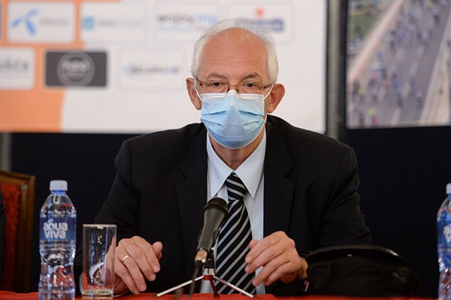 TanjugNews's tweet photo. Kon: Kako neko može da radi u zdravstvu, a nije vakcinisan?
➡️ https://t.co/G4Q1yi2Oww
#tanjug #vakcinacija #vakcina #predragkon https://t.co/hOMACn7mDZ