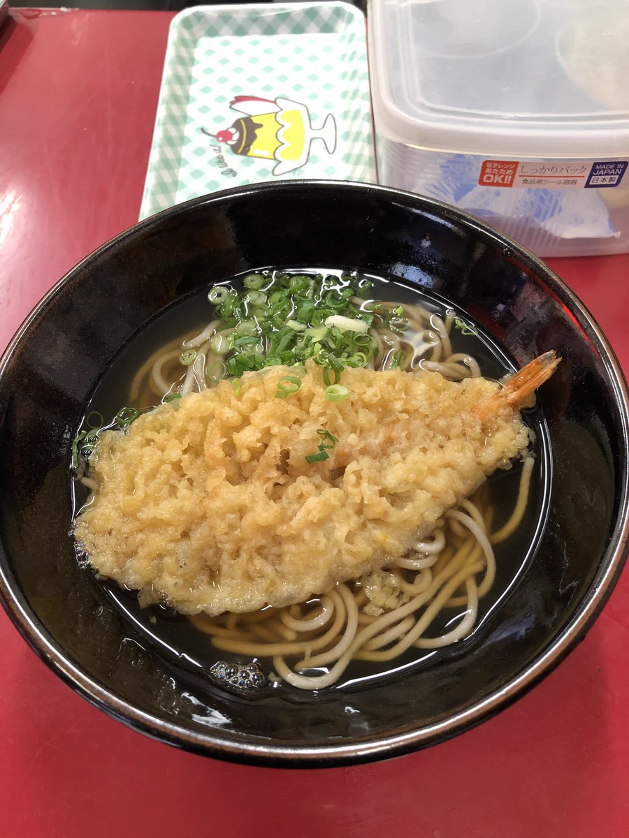 巨大なエビ天が乗っていると思ったら？衣を剥がすと中身にガッカリwww