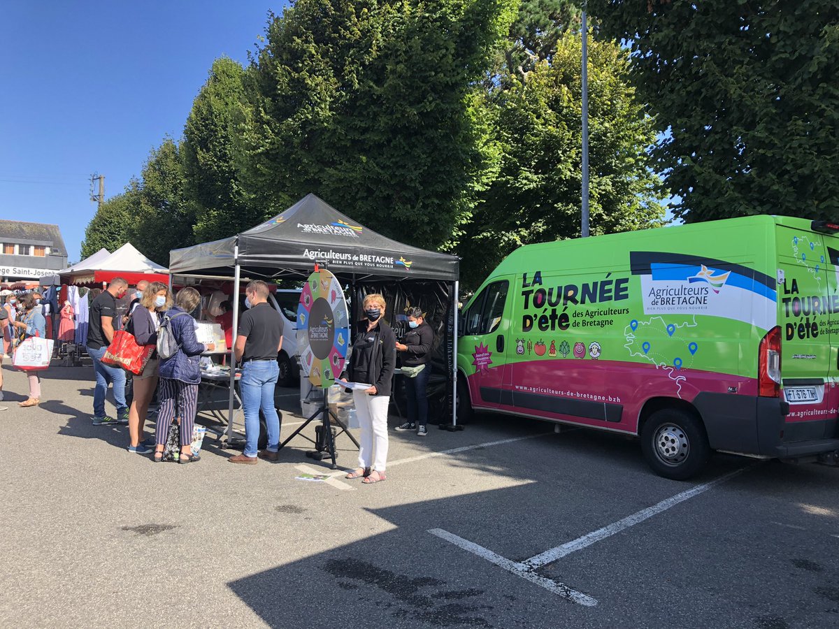 Le ☀️ accompagne les 👨‍🌾 sur le marché de Ploudalmézeau ! 
<a href="/boeuf_se/">le boeuf s’emporte</a> 

#agriculture #TournéeADB #Ploudalmézeau