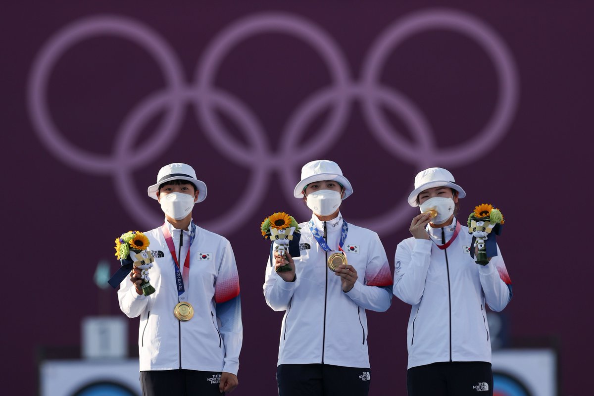 Olympic's tweet photo. 🥇🥇🥇
#도쿄 #올림픽 #대한민국 #양궁 #Tokyo2020 #Olympics #KOR #Archery @Tokyo2020ko https://t.co/rn55JVtksl