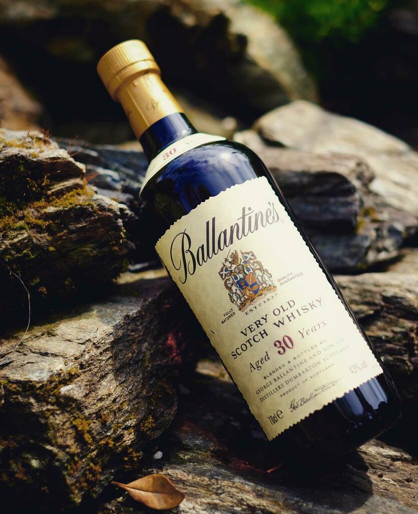 It’s a @ballantines Friday today! This very special older bottle of #ballantines is probably about 20 years old, meaning the #whisky was likely distilled back in the 1970s!

#ballantines30 is consistently rated as one of the very best #blendedwhisky and … instagr.am/p/CR8e5ZnMI7l/