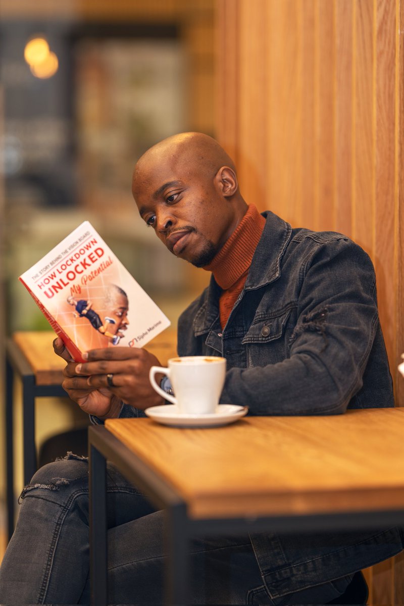 MarimaSipho's tweet photo. Let's meet tomorrow at @book_capital book store in Shop 17 - 19, Melville 27 Boxes 4th Avenue Melville Johannesburg between 1 and 3pm⌚ I will be dropping off a few copies there📗
Please come through and get your copy🙏🏼❤
#UnlockYourPotential
#HowLockdownUnlockedMyPotential https://t.co/FNYhpy1jMo