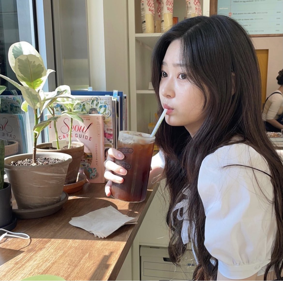 minjoossama's tweet photo. pov: you’re dating kim minju https://t.co/brDtKlvox6