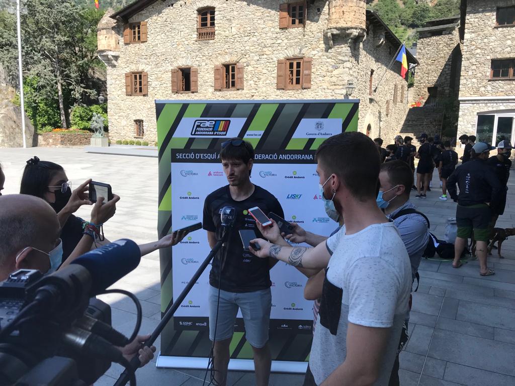 ALPÍ • Estem presentant la pretemporada i composició equips 2021 amb el director <a href="/Rogervidosa/">Roger Vidosa</a> 

@CreditSupport_ <a href="/AndorraTelecom/">Andorra Telecom</a> #AndorRacing <a href="/Caldea/">Caldea</a> #IfRent <a href="/Esports_Govern/">Esports_Govern</a> <a href="/AAutofactoria/">AeroAutofactoria</a>