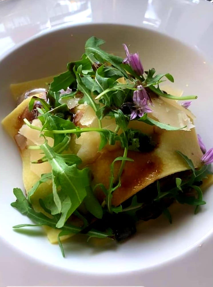 Faithlegghouse's tweet photo. Ardcavan Dexter beef ravioli with parmesan cheese, balsamic reduction and chive flowers from our herb garden 👌

#localfood #qualitydining #tasty https://t.co/AkSl1FLTHp