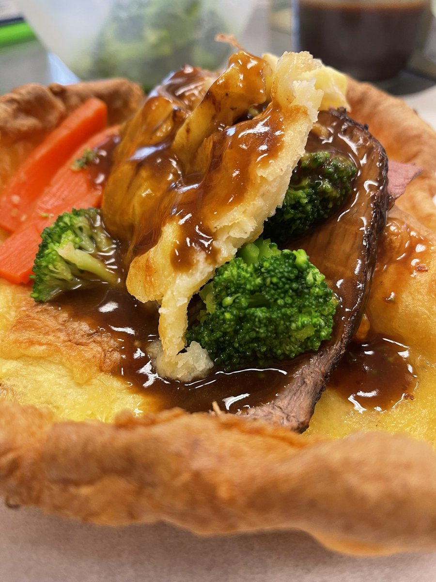 TheYorkshirema5's tweet photo. Roast beef Yorkshire pudding wrap. Only in Perth! #perth #perthnews #yorkshirepudding #yorkshirepuddingwrap #pomsinperth https://t.co/eOMkAWRjjw