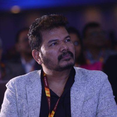 alwaysNAGA's tweet photo. #22YearsForRajakumarudu - Superstar @urstrulyMahesh started batting
#28YearsofShankar - Indian Showman @shankarshanmugh sir batting started
Both opened on same day … my dream to see their combo one day …
#SarkaruVaariPaata
#28YearsOfGentleman
#SVPFirstNotice https://t.co/CEH8hhscVJ