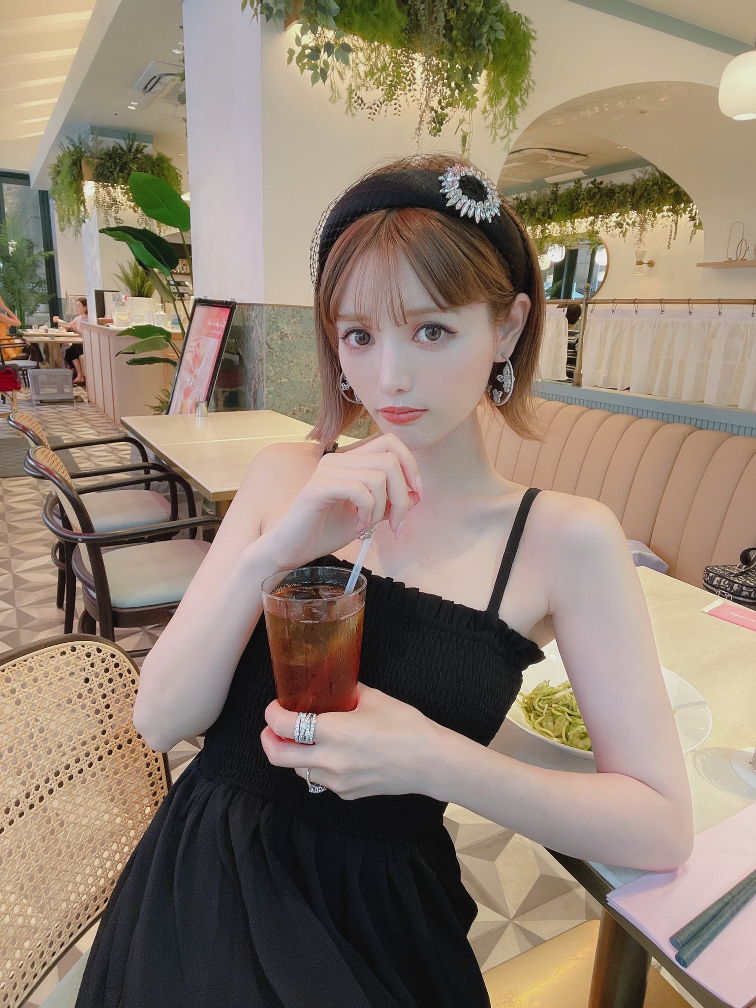完売新品タグ付武藤静香着1番小顔radyビジュー女優帽WHITE×NAVYハット 完売新品タグ付武藤静香着1番小顔radyビジュー女優帽WHITE×NAVY