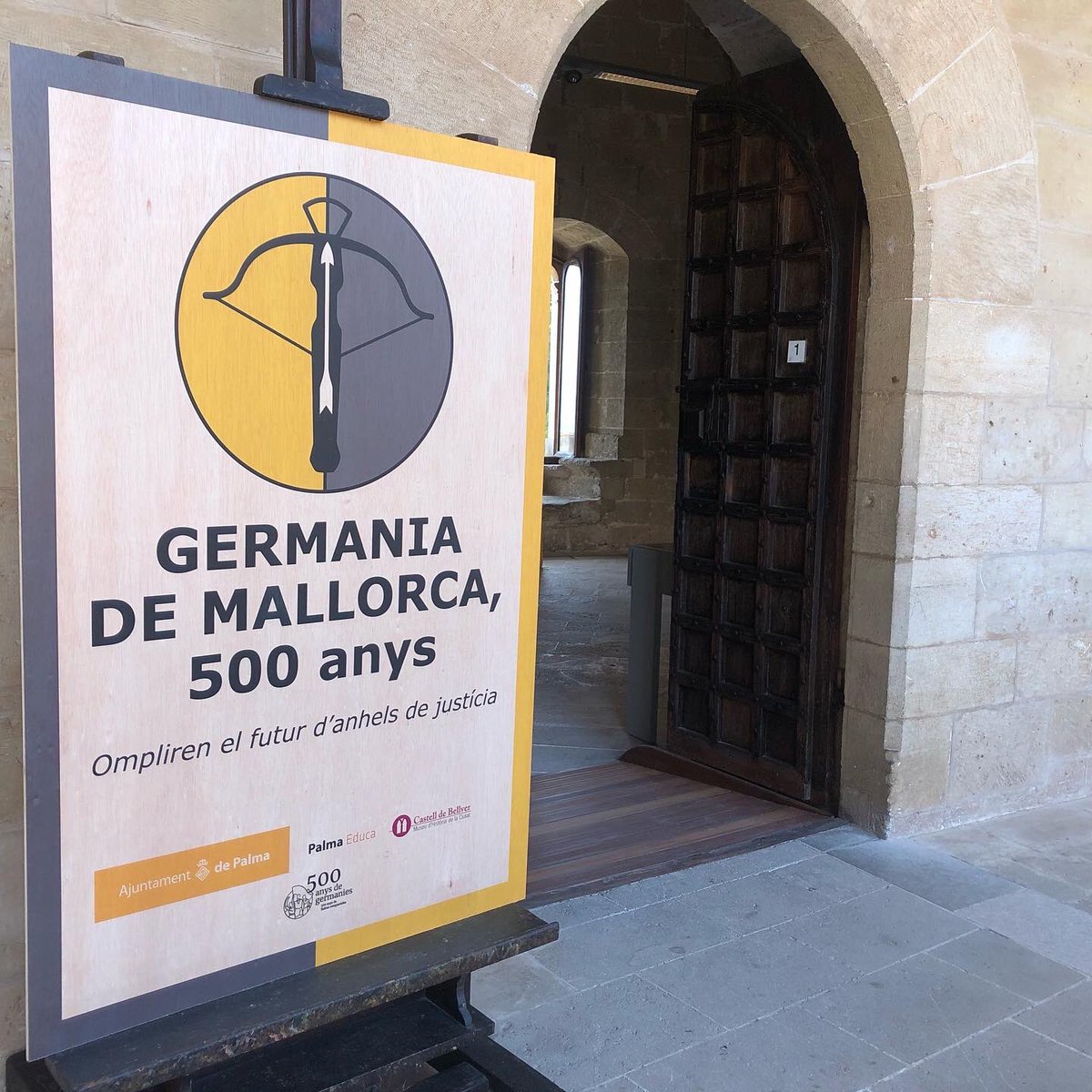 impresrapit's tweet photo. Feina feta! Inauguración de la fantástica exposición #germaniademallorca. Enhorabuena  #joanavellaneda y #jaumefalconer por el magnífico trabajo realizado. Colaborar con ellos en la produccion ha sido un auténtico placer! https://t.co/2knsRQJB7X