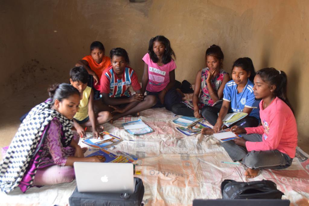aahanfdn's tweet photo. It’s a shame that we have a day like #WorldDayAgainstTraffickinginPersons  &amp; Indian children r still trapped in #moderndayslavery. Aahan has been working to fight against it thru capacity building of at risk girls. Plz support our fight so we can empower more girls on ground. https://t.co/Q9Zv4zVFZ6