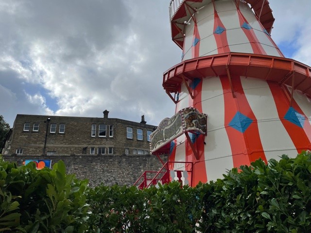 The Enchanted Labyrinth is coming to life on The Esplanade… 🧙♂️🧚♀️⛲️🎟🔮🦄 Opening tomorrow at 10am our free event is guaranteed to be pure magic for the entire family. #WQlabyrinth Discover more here >bit.ly/36bFEMD