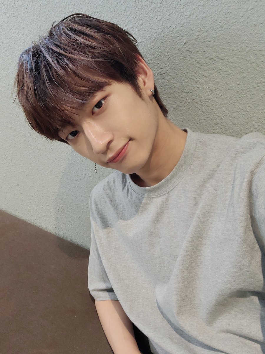 OmegaX_members's tweet photo. [#OX]

제가 회색을 좋아해서 ~ 😆😆💜

#OMEGA_X #오메가엑스 #태동 https://t.co/SWiEOFjsb6