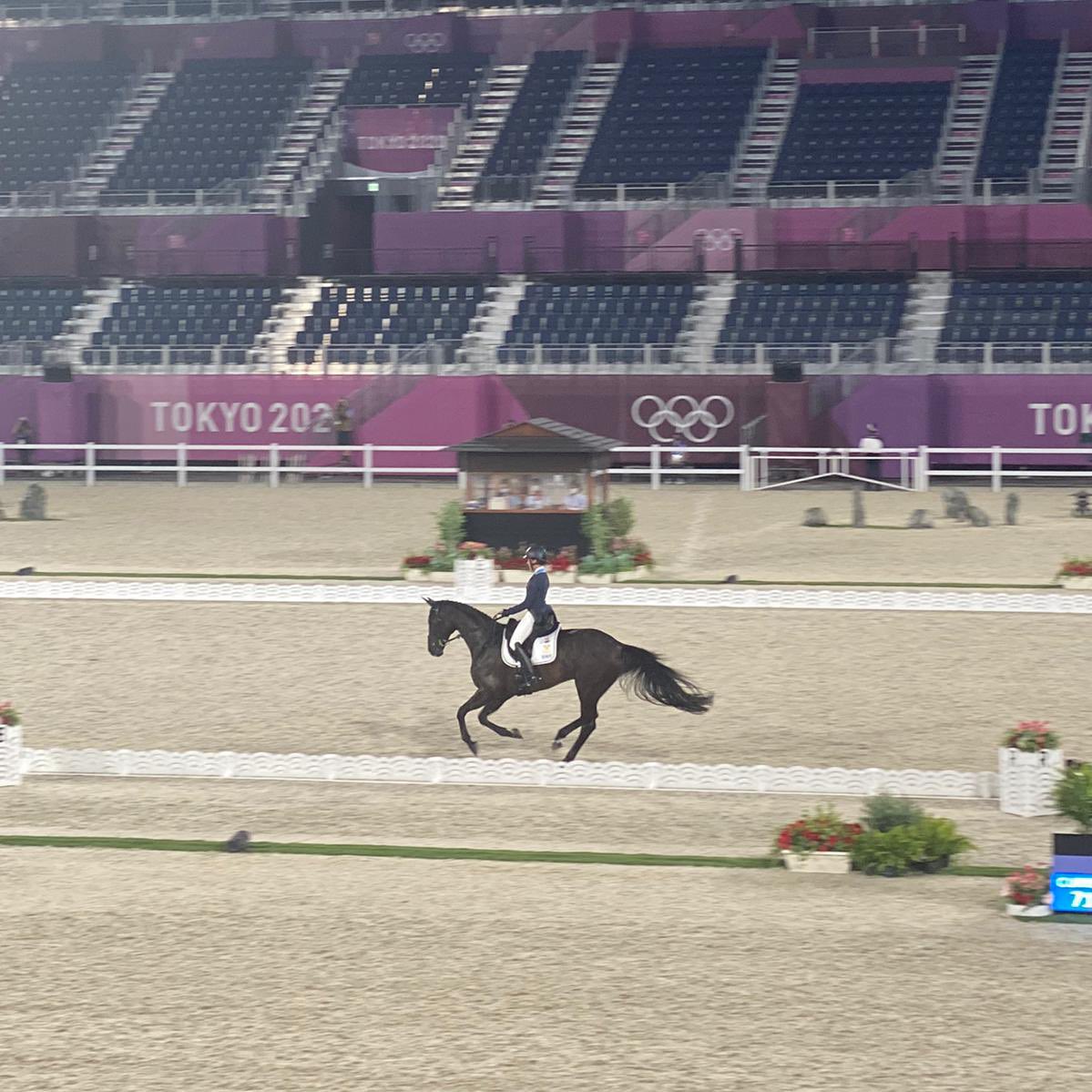 Wow!!! 28pens for Louise Romeike &amp; Cato 60 🎉

<a href="/SvenskRidsport/">Svenska Ridsportförbundet</a> are firmly sitting in 2nd position now with 56.1pens. They’ll be very happy with that &amp; <a href="/svennerstal/">Ludwig Svennerstal</a> still to come tomorrow 🙌

#Tokyo2020 #EquestrianEventing
