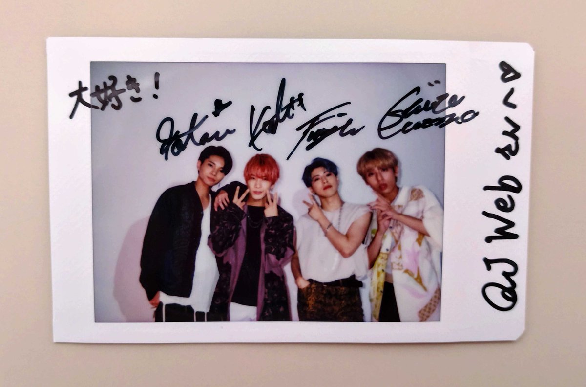 OWV×QJWeb プレゼントキャンペーン！ ＼ OWVサイン入りチェキ（1枚）を