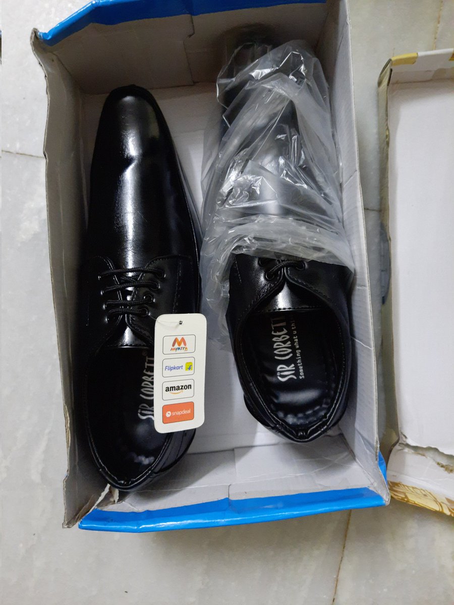 Samykhandelwal's tweet photo. @myntra 2nd time in a month... what are you guys up to...? I order pair of shoe, I don't like the fitting.. requested return.. rejected.. reason - "tag doesn't have article number" now how as a customer am i supposed to match/track article number... https://t.co/6pcx6ZcwIM