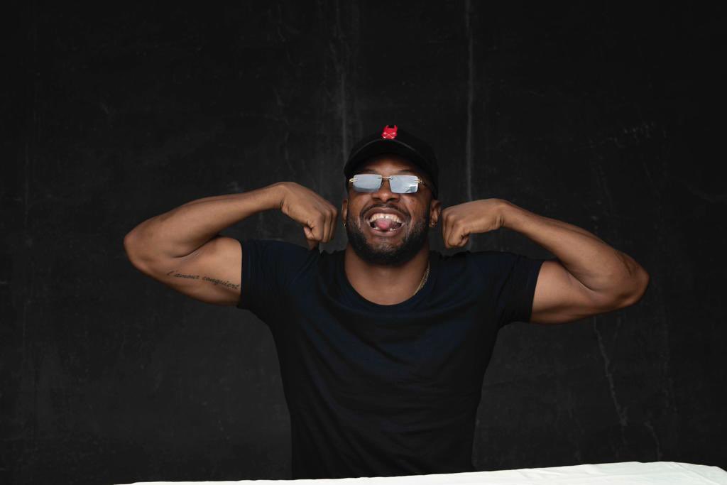 crossdabossike's tweet photo. #TeamCross we already hit 1k let’s grow this account to 3k now!!! Let’s gooooooo!! #CrossDaBoss #BBNajia #CrossBBN #KingOfCruise https://t.co/2RHWtp7vUQ