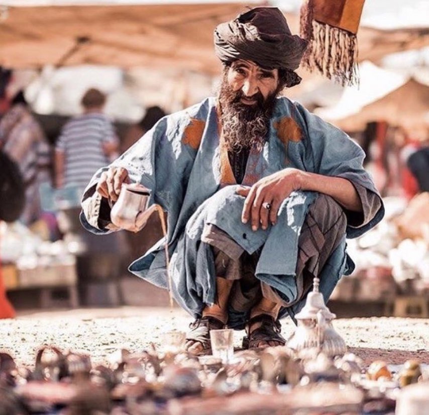 mnaw7's tweet photo. قال الأصمعي :
.
جلس إلي رجل تحتقره العين والله ما ظننته يجمع بين كلمتين

فقلت: أتحسن شيئاً من الحكمة؟
فإذا نار تأجج
.
فقال:
الرجوع عن الصمت أحسن من الرجوع عن الكلام، والعطية بعد المنع أحمد من المنع بعد العطية ،والإق��ام على العمل بعد التأني فيه أحسن من الإمساك عنه بعد الإقدام عليه https://t.co/q7qTGOGZJC