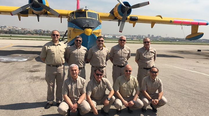 THK’nin işten attığı söndürme uçağı pilotları, BirGün'e konuştu: 

"Rus uçakları Türkiye coğrafyasına uygun değil. Bugün 'gelin bu yangını söndürün’ deseler o uçaklara atlarız, yangını da söndürüp döneriz"

bit.ly/3l8IsmF