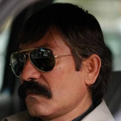 Keyfinize bakın . Dünya kim kalmış aslanamı kaplanamı ? Çakal olmayın yeter .