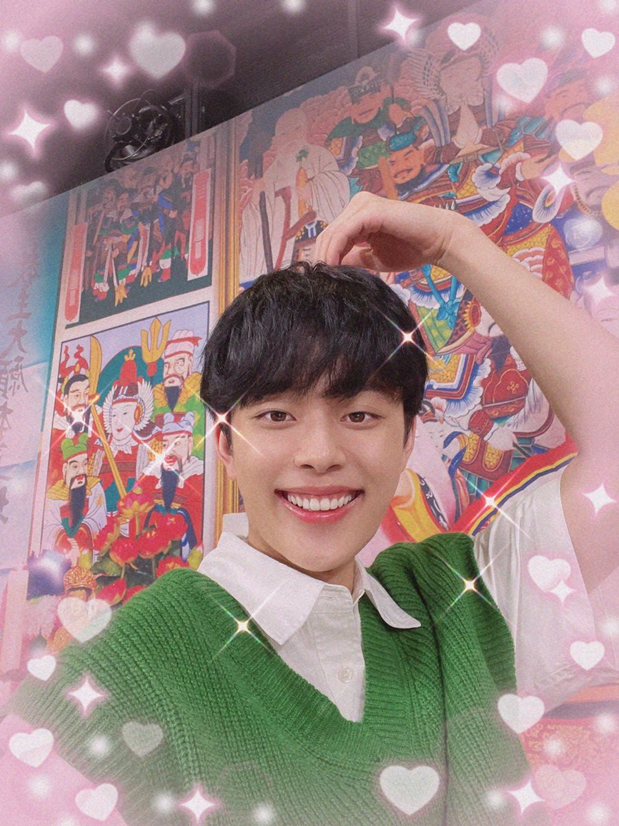 노른자 tweet media