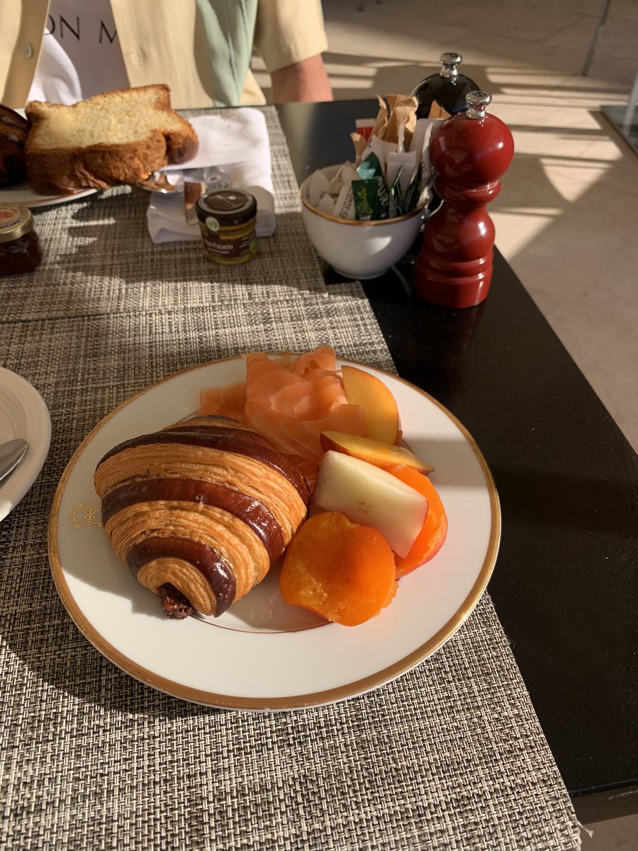 justine_maison's tweet photo. A candide moment in a magical hotel ✨ https://t.co/6vT5PisigW