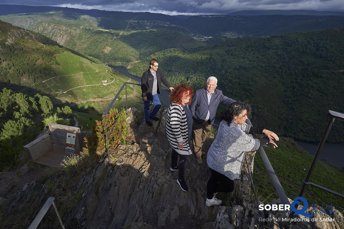 ConcellodeSober's tweet photo. Viño, gastronomía e turismo conviven e refórzanse en Sober.

💚 Sober é Qalidade. Rede de Miradoiros de Sober.

 📍 Miradoiro de Pena do Castelo. Doade. https://t.co/thF2CSKZis