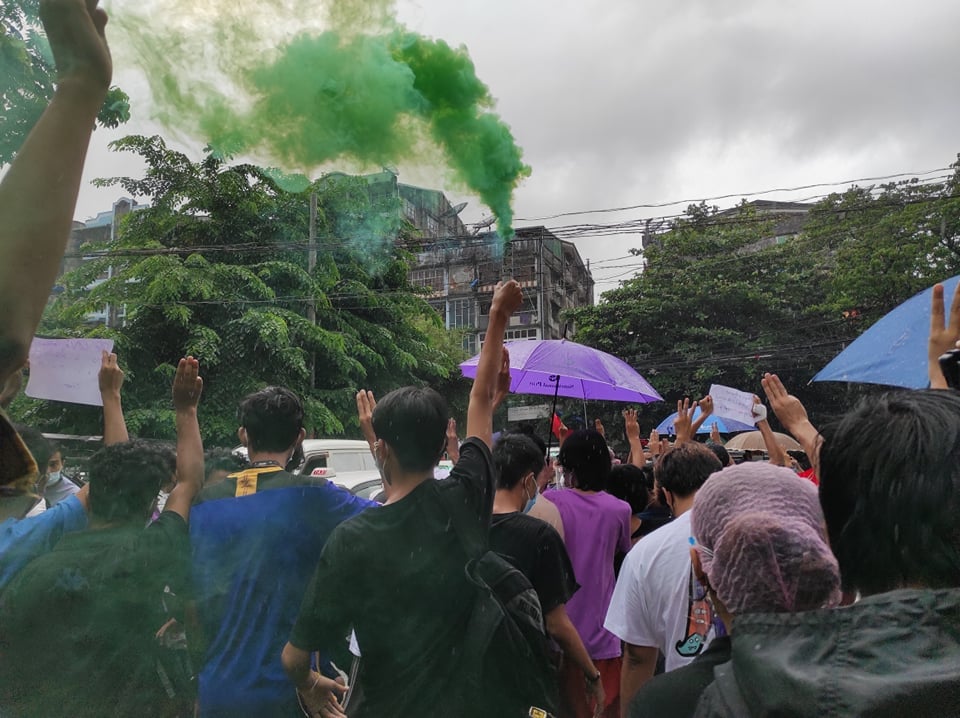 Breaking News 
ရန်ကုန် သပိတ်ဖြိုခွင်းခံရပြီး ဆန္ဒပြလူငယ်များ ရိုက်နှက်ဖမ်းဆီးခံရ
ရန်ကုန်၊ ဇူလိုင် ၃၀ 

Read More -> t.me/khitthitnews/4…