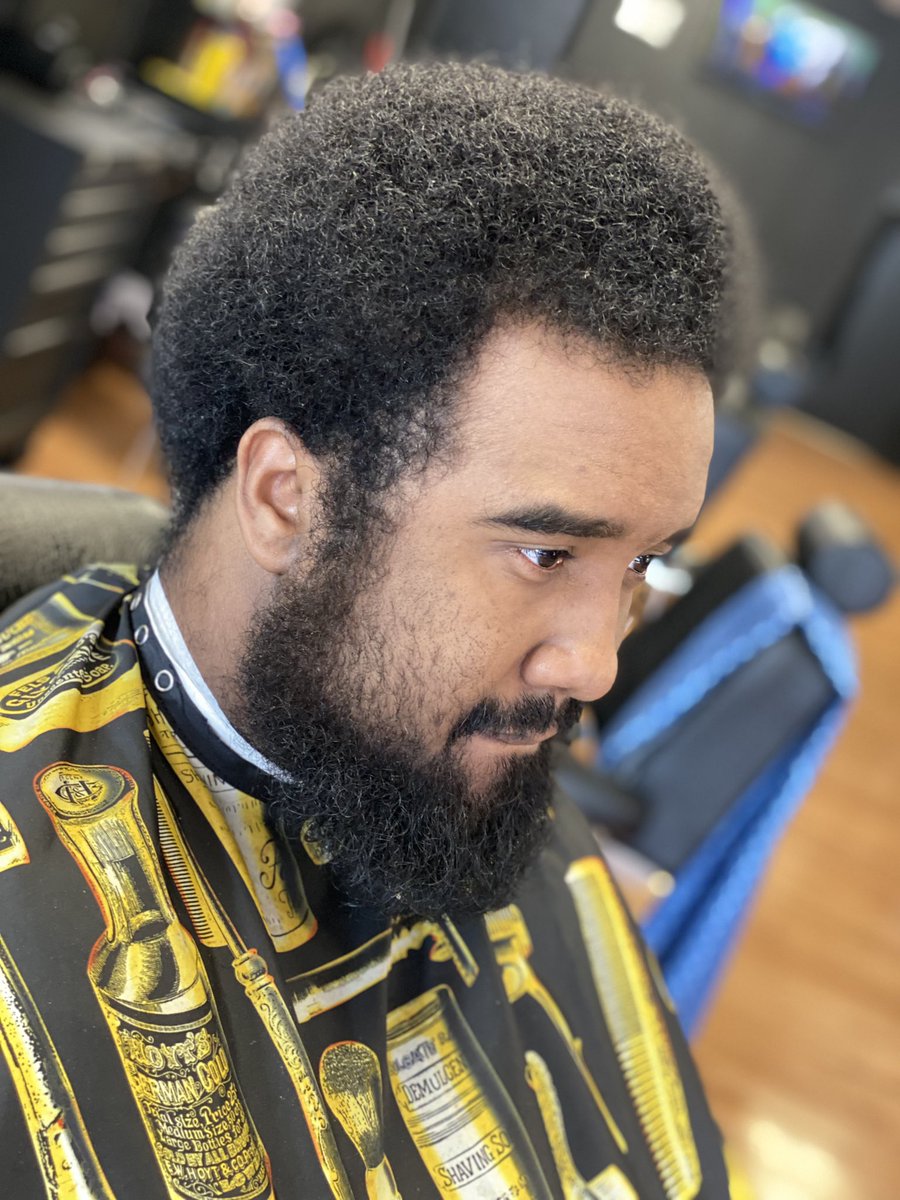 RodneyWhitlow's tweet image. T.G.I.F.🤞🏾 Put That Good Work In. It Never Stops! 🦾 #CutsByRodlow #RodlowDaBarber #BeImpeccable #ToledoBarber #OhioBarber #ImpeccableBarbersAndStylist #TeamImpeccable