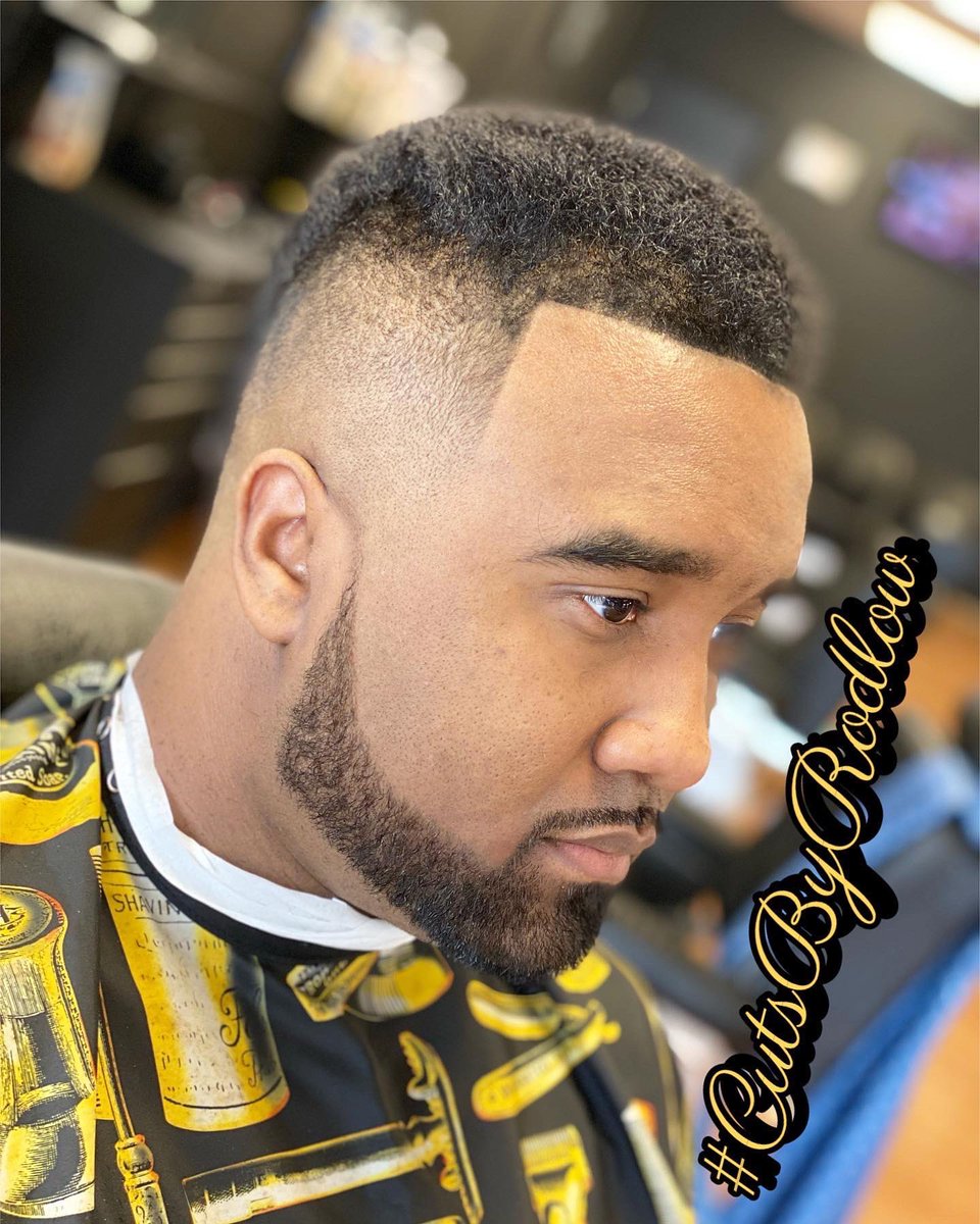 RodneyWhitlow's tweet image. T.G.I.F.🤞🏾 Put That Good Work In. It Never Stops! 🦾 #CutsByRodlow #RodlowDaBarber #BeImpeccable #ToledoBarber #OhioBarber #ImpeccableBarbersAndStylist #TeamImpeccable