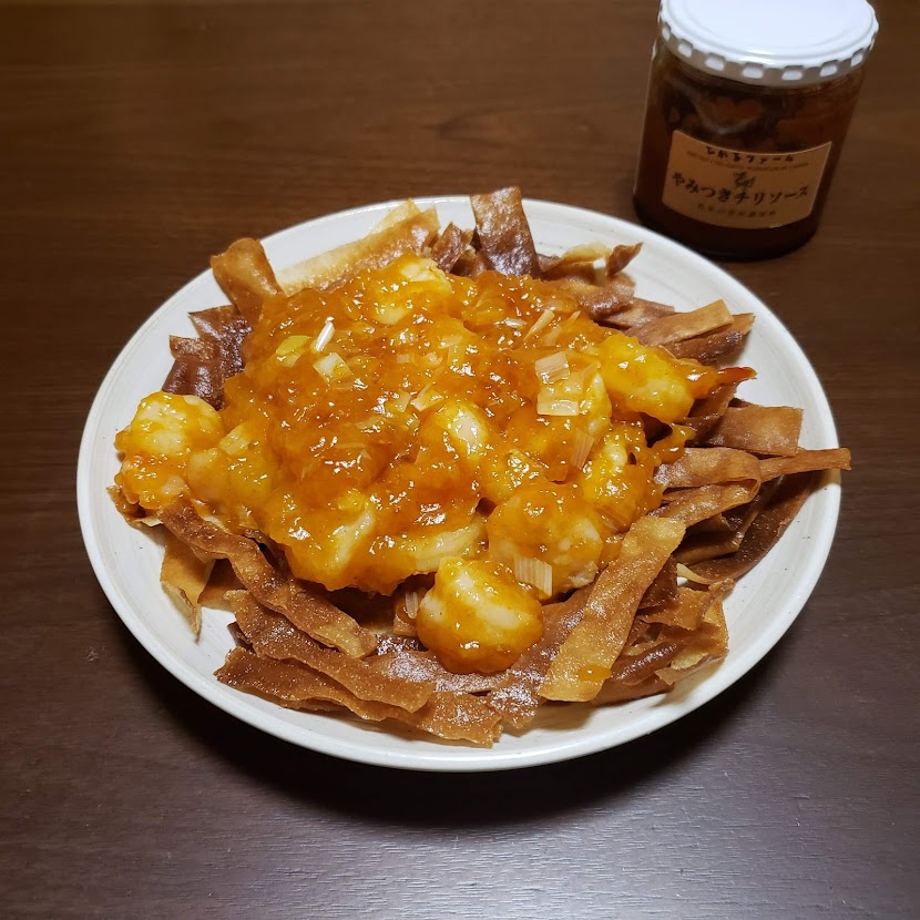 aun_web's tweet photo. 営業スタッフが作ったエビチリの写真をもらいました。本巣市のトマト農家『ひかるファーム』さんのチリソースを使ったところ、スパイシーな仕上がりになって美味しかったとのこと。最近農家さんが作った加工品にハマっているので、僕も色々と探してみようと思います（ヨネ）
https://t.co/dJcN0KbqQ4 https://t.co/grRHu9plyb