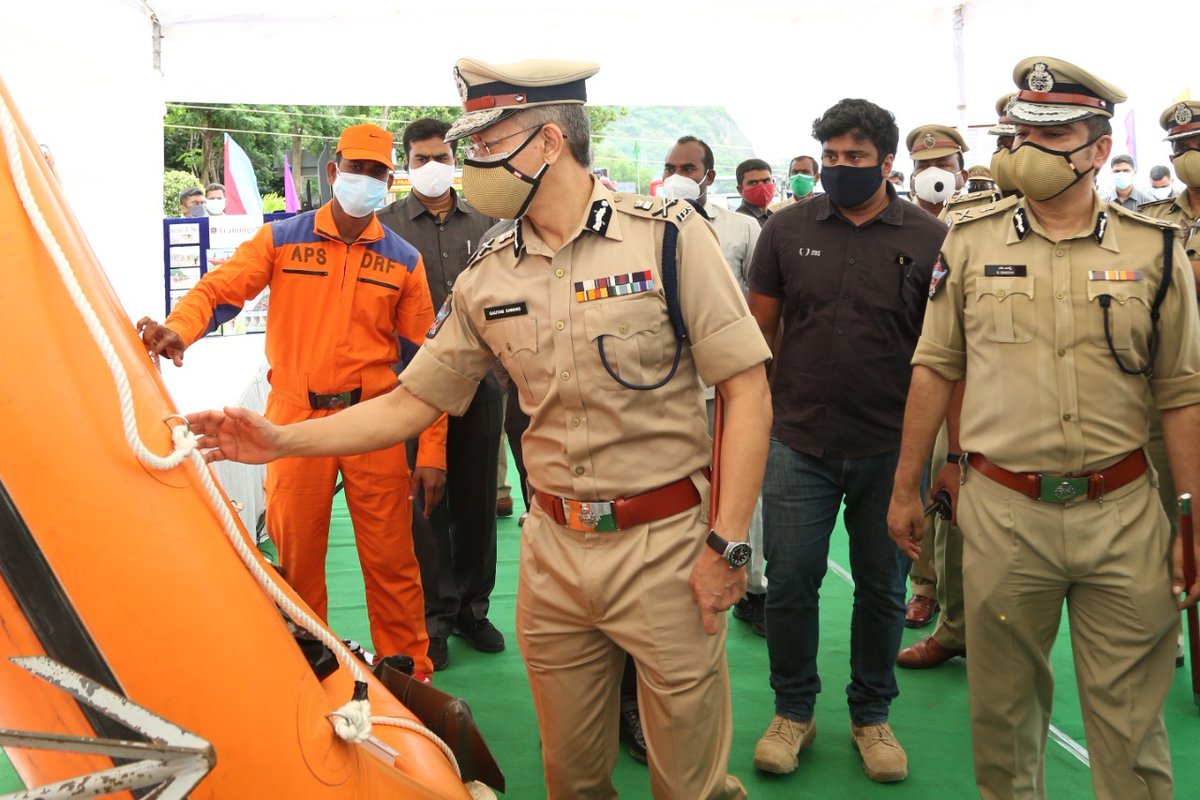 APPOLICE100's tweet photo. The #APSDRF is building community preparedness & prevention in the face of any natural calamity through community participation, & is working towards a unified structure with common goals & objectives to fearlessly face disasters & serve the nation with better preparedness. (3/5) https://t.co/1eyGswVLdj