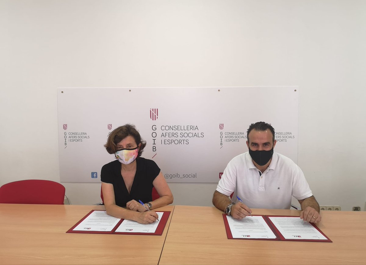GOIB_Social's tweet photo. ✍️ Signat un conveni amb el Consell Econòmic i Social de les Illes Balears @ces_ib que permet donar accés a les dades anònimes de la Renda Social Garantida #RESOGA per a l’elaboració de l’estudi de l’impacte de les polítiques contra la pobresa.
ℹ️ https://t.co/n1qcBG4QBa https://t.co/po71DK4zs3