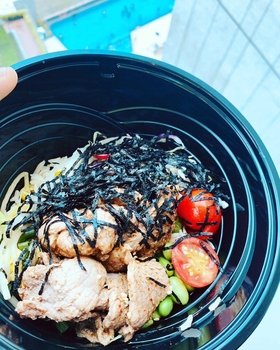 Brown Rice Beef Poke
Check my Instagram the_traveling_french_chef
#poke #hawaianpoke #healthy #HealthyFood #diet #dieta #Italy #chef #foodie #food #instagram #blogger #love #life #happiness