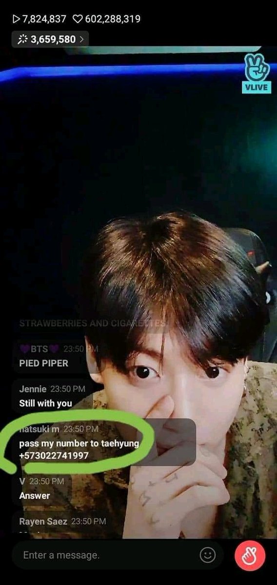 OnlyHaru_'s tweet photo. LMAO LOOK AT HIS FACEEE🤣🤣

#cancelassamCM 
#deletehimanta_NEpeace 
#JUNGKOOK #JKLive #JUNGKOOKvlive https://t.co/QDtW6dSOxM