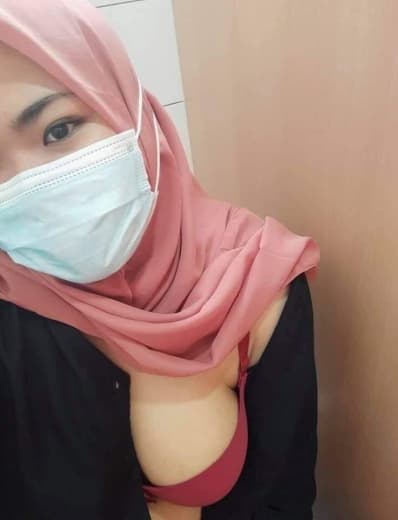 aina tweet media