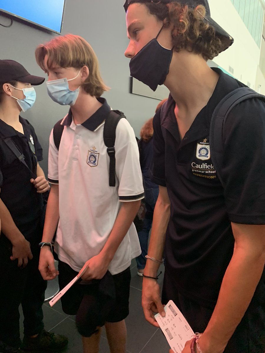 wheresyourmask's tweet photo. When students from #caulfieldgrammar are the only people amongst hundreds at the airport that feel like they don’t need to wear a mask #COVID19  #COVID19Vic  #9News  #WearAMask  #MaskUp https://t.co/JzKNb7ZJpW