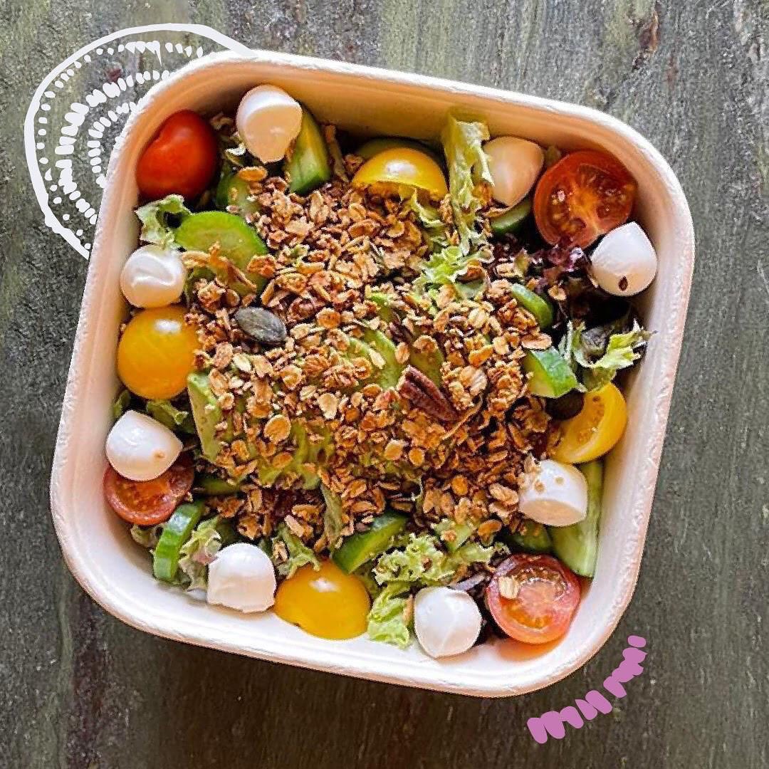 thelocalbeetkwt's tweet photo. سلطة موزز
٢٥٤ سعرة حرارية فقط 

Mozz Salad 
254 Cal only! https://t.co/nK80p3pJG5